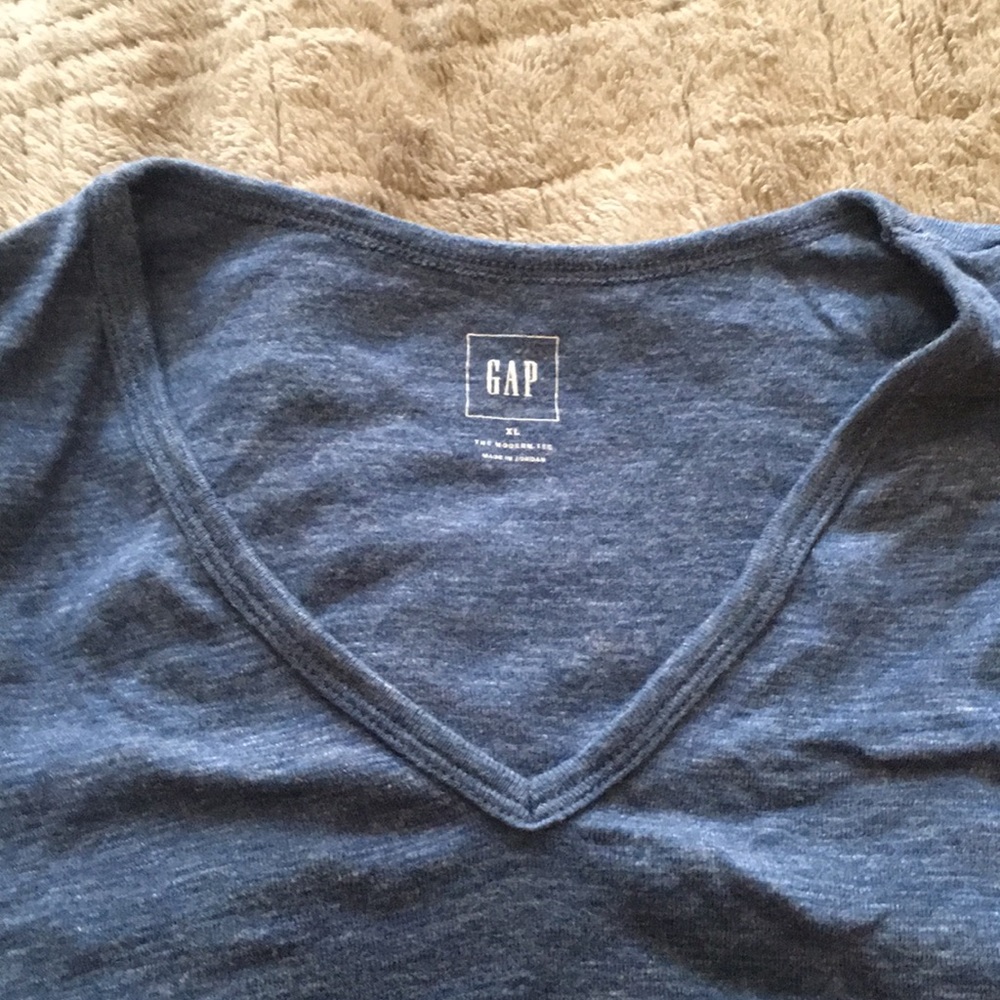 Gap fitted tee - Picture 2 of 2